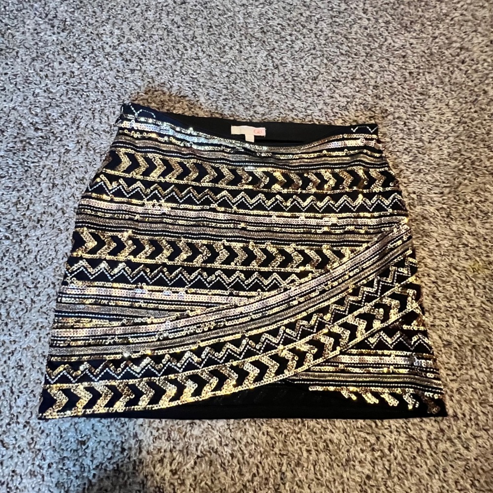GB Womens Black Gold Silver Sequin Geometric Chevron Wrap Mini Skirt Medium